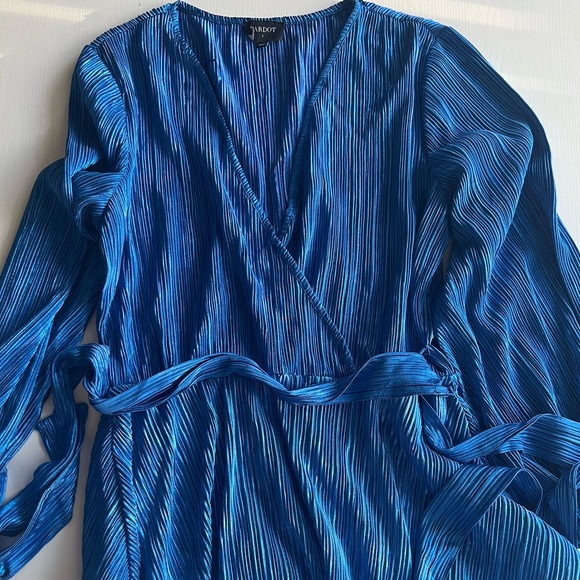 BARDOT BELLISSA PLEAT DRESS IN VIBRANT BLUE SIZE L - Picture 6 of 6